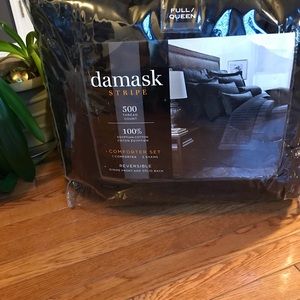 Damask stripped black queen/full comforter